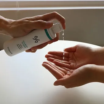 dr-ceuracle-cica-regen-92-toner-texture