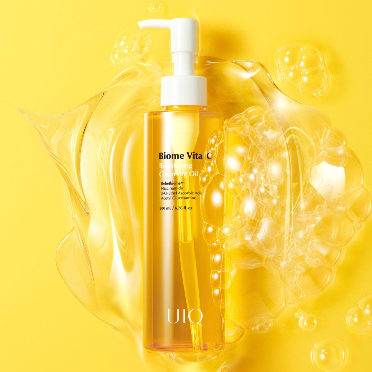 uiq-biome-vita-c-brightening-cleansing-oil-texture