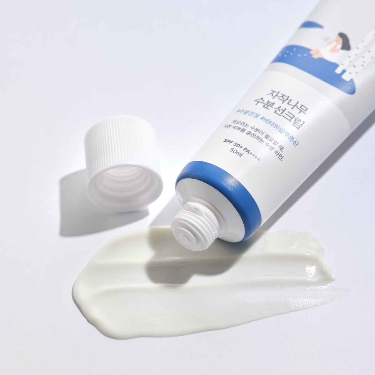 round-lab-birch-juice-moisturizing-sunscreen-texture