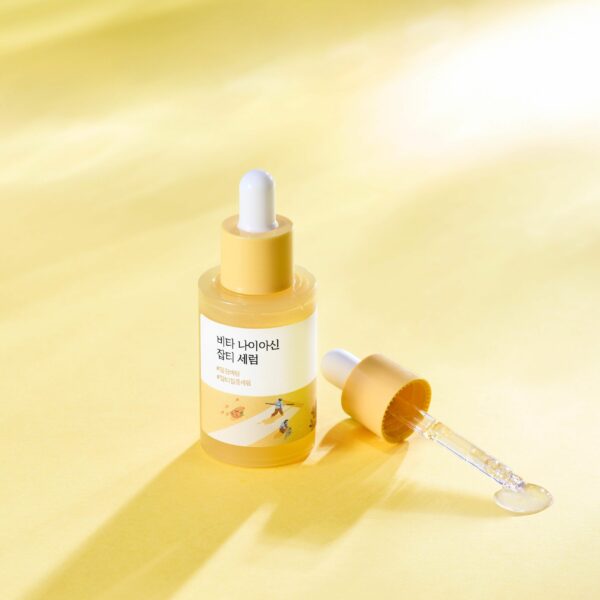 round-lab-vita-niacinamide-dark-spot-serum-texture