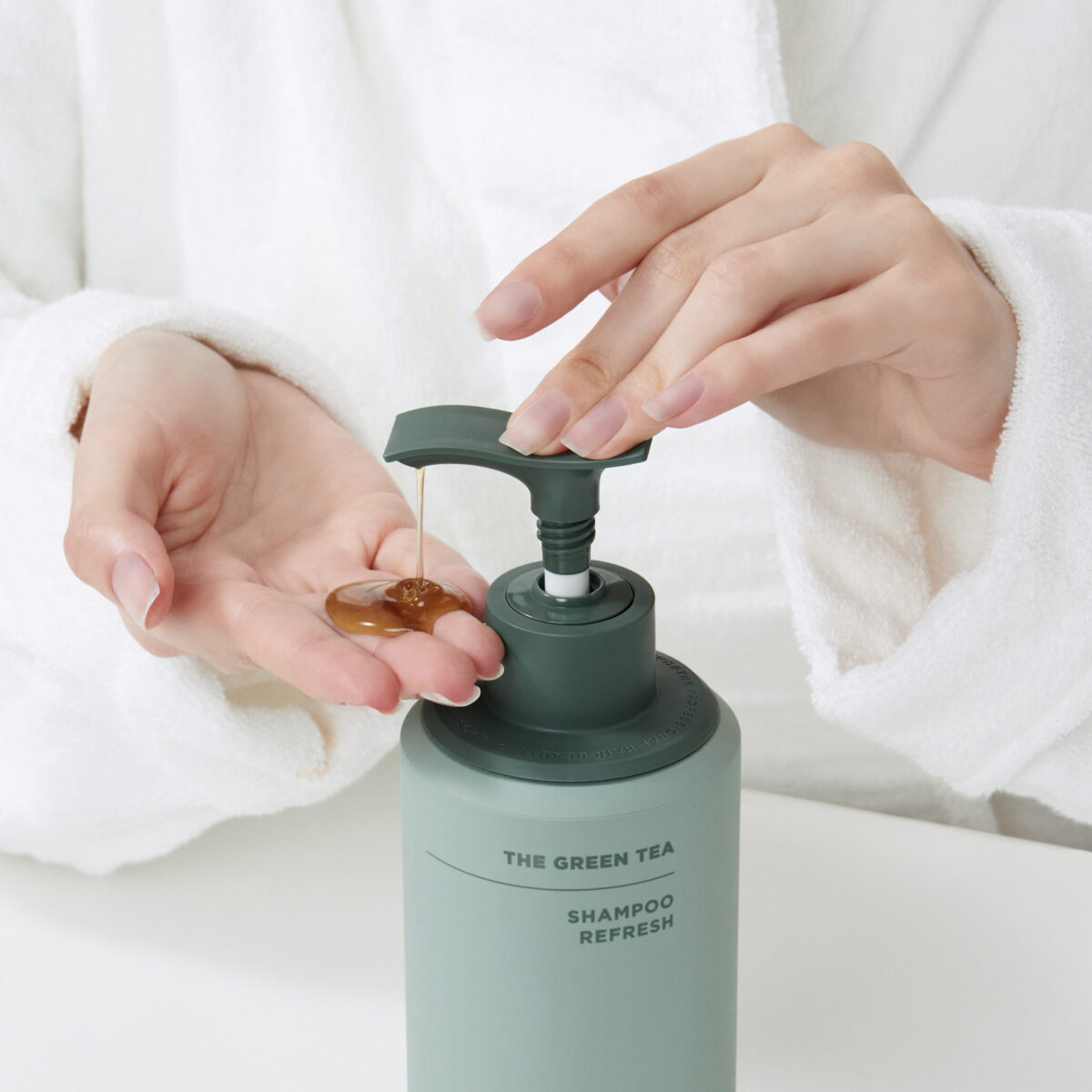 amos-professional-the-green-tea-shampoo-refresh amos-professional-shampun-dlya-tonkogo-volossya-zelenyy-chay-texture