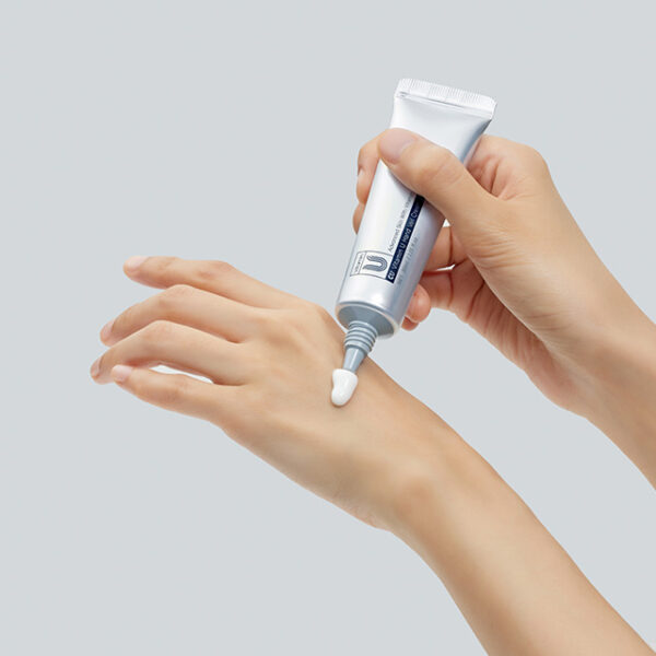 cuskin-vitamin-u-hand-veil-cream-antyvikovyy-krem-texture
